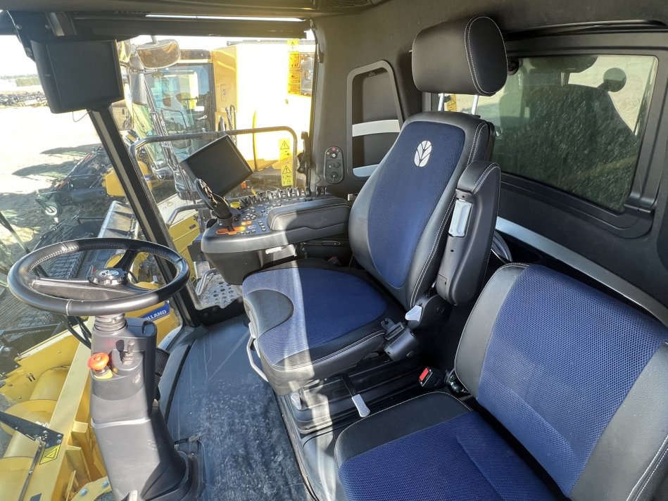 NEW HOLLAND CR8.90Z 594 Sep Hrs 7K2046035 105297