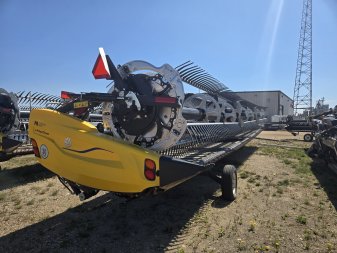 2023 MACDON/NH FD245 - Image 2