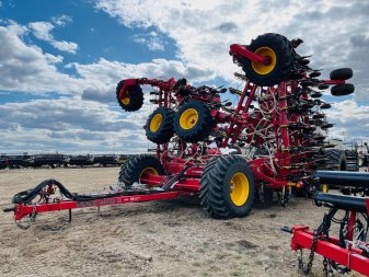 2021 BOURGAULT 3335-66 - Image 0