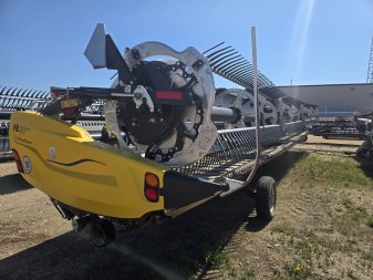 2023 MACDON/NH FD245 - Image 2