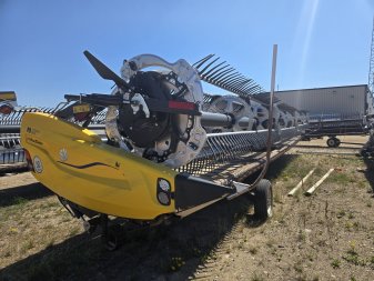 2023 MACDON/NH FD245 - Image 2