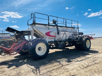 2017 BOURGAULT 7700 - Image 0