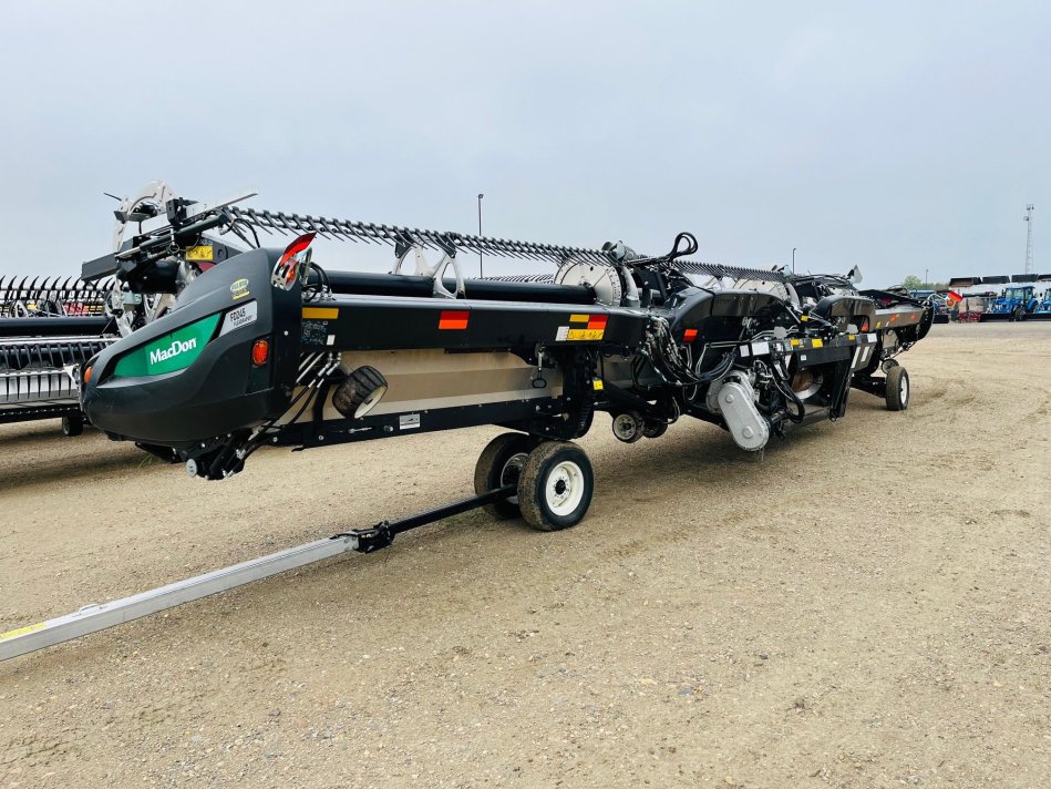 MACDON/NH FD245 JD ADAPTER 433821-22 126357