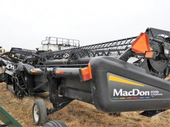 2010 MACDON FD70 JD ADAPTER - Image 3