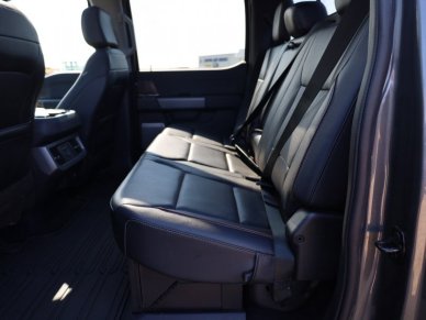 2023 Ford F-350 Super Duty Lariat  - Leather Seats - Image 9