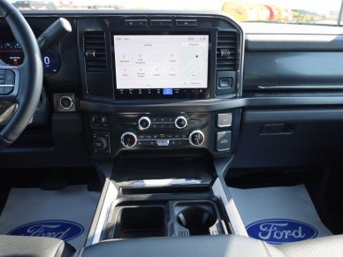 2023 Ford F-350 Super Duty Lariat  - Leather Seats - Image 12
