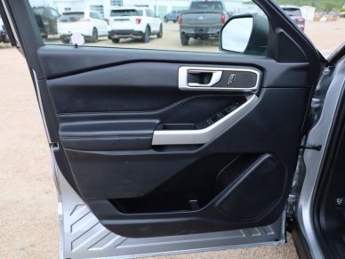 2020 Ford Explorer XLT  - Heated Seats - Power Trunk - Image 6