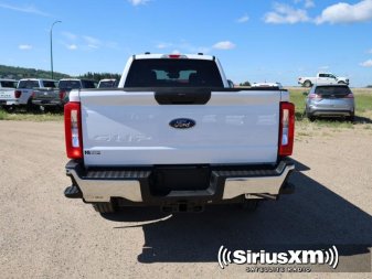 Ford F-250 Super Duty XLT  - Running Boards 1FT7W2BNXREE64656 102028