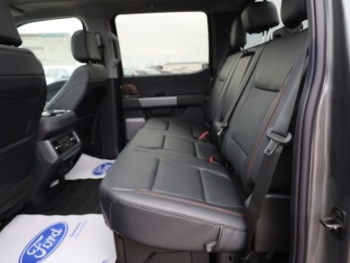 2024 Ford F-250 Super Duty Lariat  - Leather Seats - Image 9