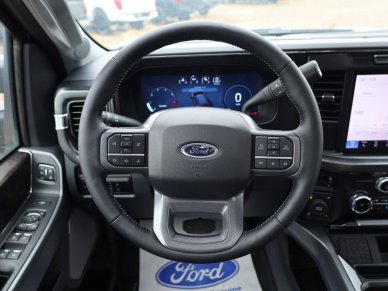 2024 Ford F-250 Super Duty Lariat  - Leather Seats - Image 10