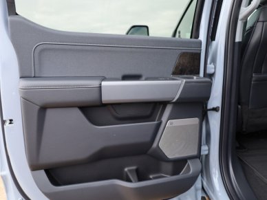 2024 Ford F-350 Super Duty Lariat  - Leather Seats - Image 8