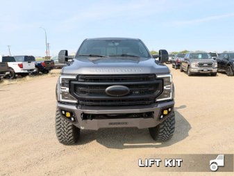 2022 Ford F-350 Super Duty Platinum  - Tremor Off-Road - Image 3