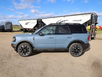 2024 Ford Bronco Sport Outer Banks  - Sunroof - Image 5