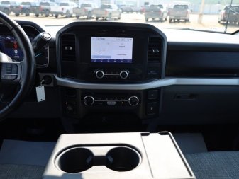 2022 Ford F-150 XLT  - Heated Seats - Trailer Hitch - Image 12