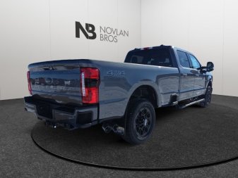 2025 Ford F-350 Super Duty LARIAT  - Premium Audio - Image 4