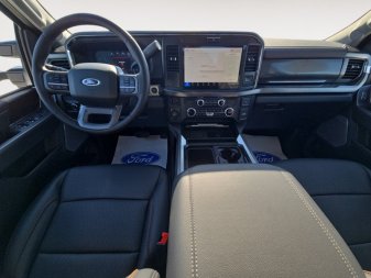 2025 Ford F-350 Super Duty LARIAT  - Premium Audio - Image 9