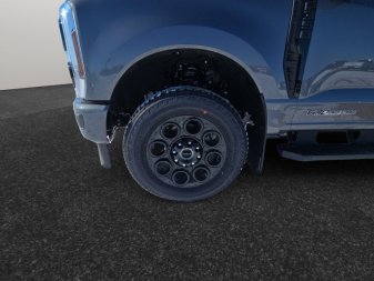 2025 Ford F-350 Super Duty LARIAT  - Premium Audio - Image 13