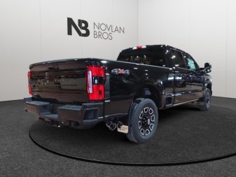 2025 Ford F-350 Super Duty PLATINUM  - Moonroof - Image 4