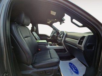 2022 Ford F-350 Super Duty Lariat  - Power Stroke - Image 9