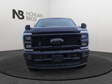 2025 Ford F-350 Super Duty LARIAT  - Moonroof - Image 7
