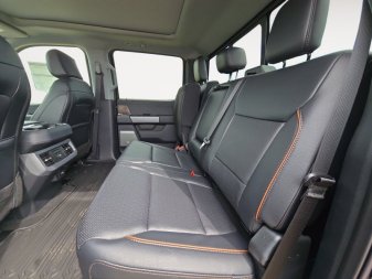 2025 Ford F-350 Super Duty LARIAT  - Moonroof - Image 12