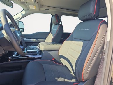 2025 Ford F-350 Super Duty LARIAT  - Moonroof - Image 8