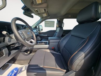 2025 Ford F-350 Super Duty LARIAT  - Premium Audio - Image 8