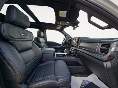 2025 Ford F-350 Super Duty PLATINUM  - Moonroof - Image 9
