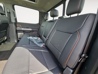 2025 Ford F-350 Super Duty LARIAT  - Moonroof - Image 10