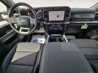 2025 Ford F-350 Super Duty LARIAT  - Moonroof - Image 12