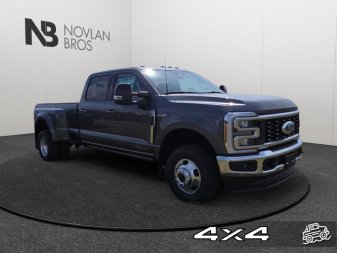2025 Ford F-350 Super Duty LARIAT  - Moonroof - Image 1