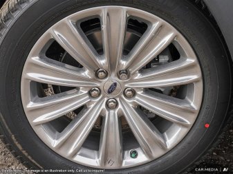 2025 Ford Explorer Platinum  - Sunroof -  Cooled Seats - Image 6