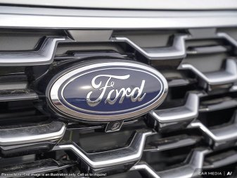 2025 Ford Explorer Platinum  - Sunroof -  Cooled Seats - Image 7