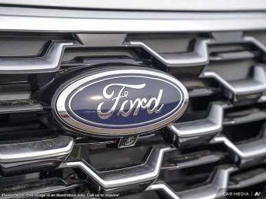 2025 Ford Explorer Platinum  - Sunroof -  Cooled Seats - Image 7
