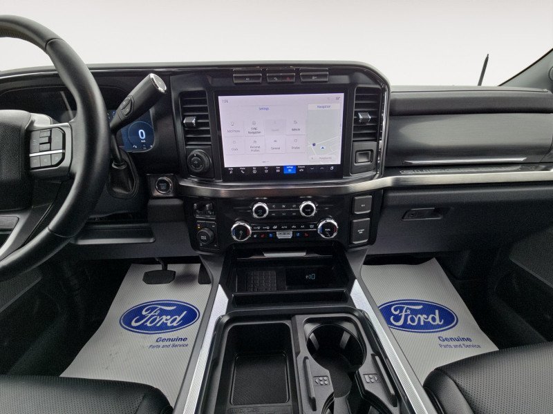 Ford F-350 Super Duty Lariat  - Navigation 1FT8W3BNXREE43106 124825