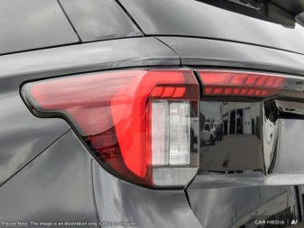2025 Ford Explorer ST-Line  - Sunroof - Image 10