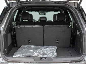 2025 Ford Explorer ST  -  Sunroof -  Cooled Seats - Image 6