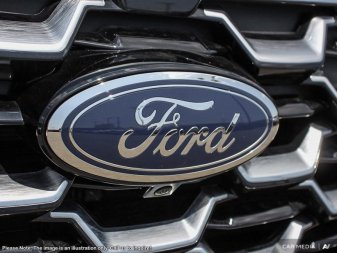 2025 Ford Explorer Platinum  - Sunroof -  Cooled Seats - Image 8
