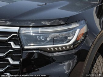 2025 Ford Explorer Platinum  - Sunroof -  Cooled Seats - Image 9