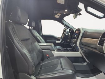 2022 Ford F-350 Super Duty Lariat  - Power Stroke - Image 13