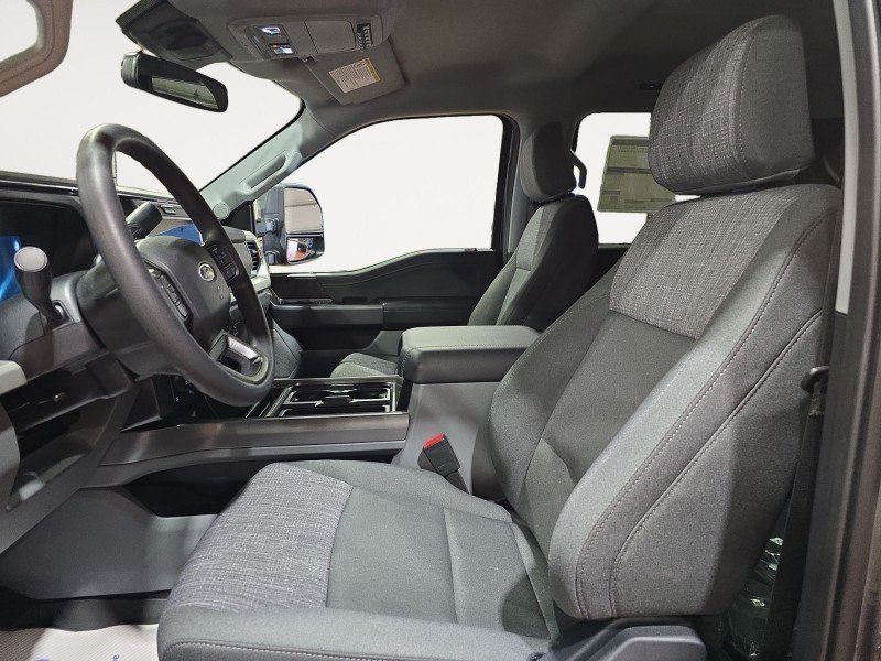 Ford F-350 Super Duty XLT  - Diesel Engine 1FT8W3BT2TED76555 137745