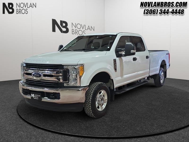 Ford F-350 Super Duty XLT  - Alloy Wheels 1FT8W3B6XHEB72149 139184