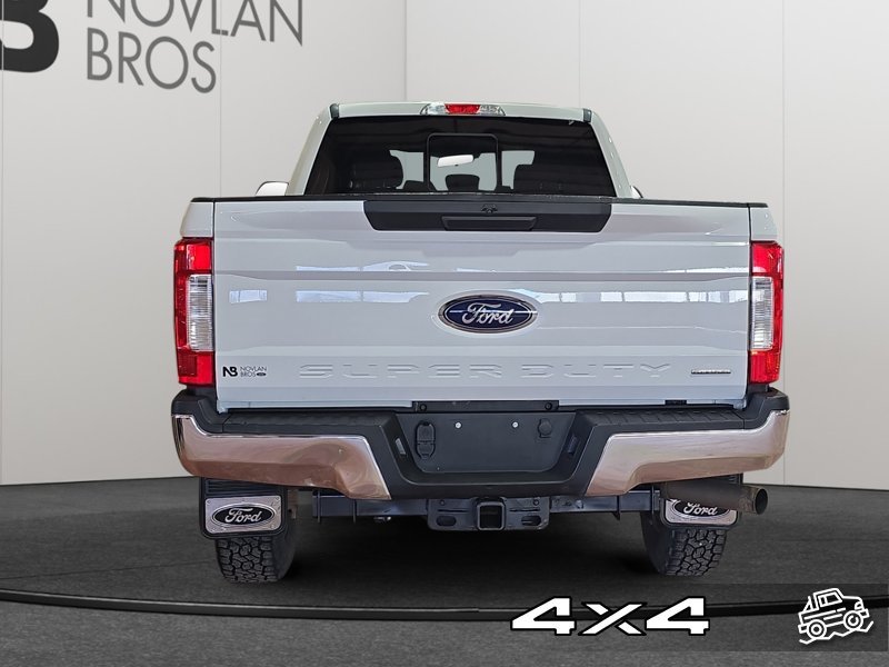 Ford F-350 Super Duty XLT  - Alloy Wheels 1FT8W3B6XHEB72149 140786