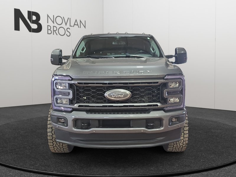 Ford F-350 Super Duty Lariat  - Diesel Engine 1FT8W3BT2PEC63579 142204