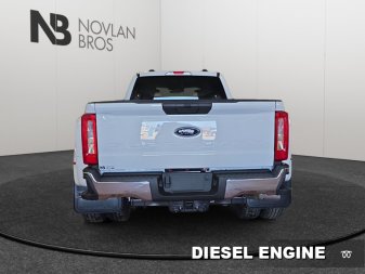 Ford F-350 Super Duty XLT  - Diesel Engine 1FT8W3DTXTEE82975 143759