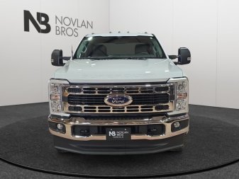 Ford F-350 Super Duty XLT  - Diesel Engine 1FT8W3DTXTEE82975 143762