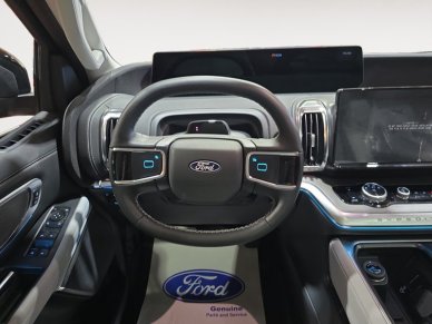 2027 Ford Expedition Platinum - Image 11
