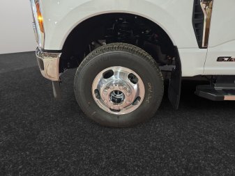 2026 Ford F-350 Super Duty Lariat  - Premium Audio - Image 13
