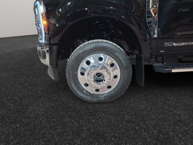 2026 Ford F-450 Super Duty Lariat  - Premium Audio - Image 13
