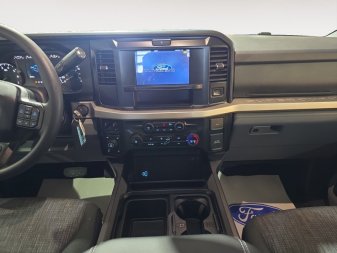 2026 Ford F-350 Super Duty XLT - Image 10